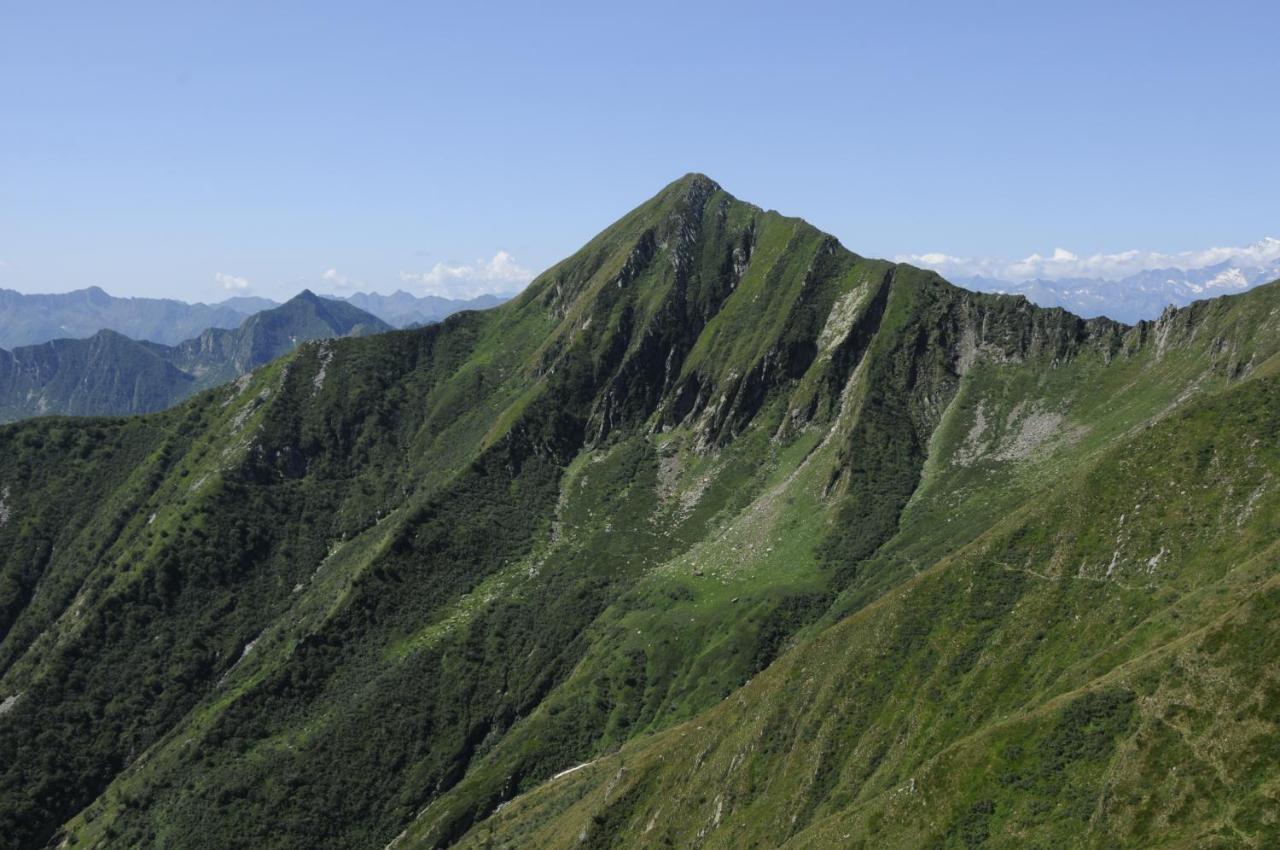 Хостел Rifugio Parpinasca Trontano Экстерьер фото