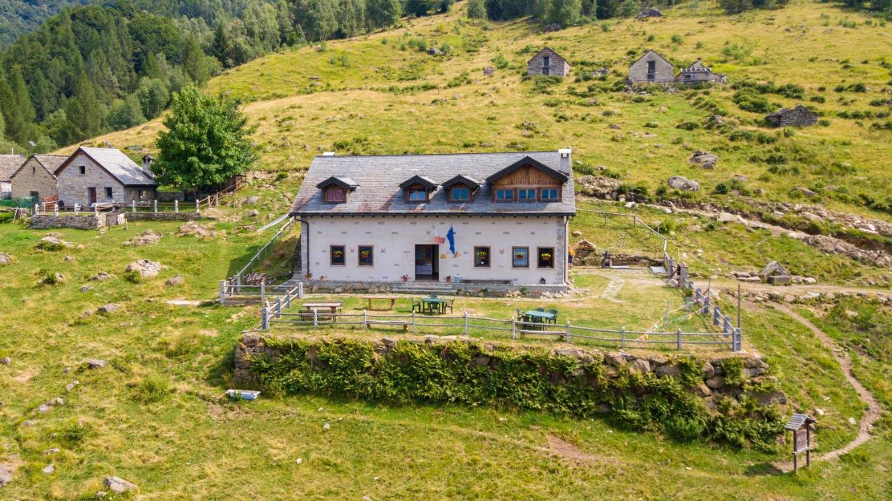 Хостел Rifugio Parpinasca Trontano Экстерьер фото