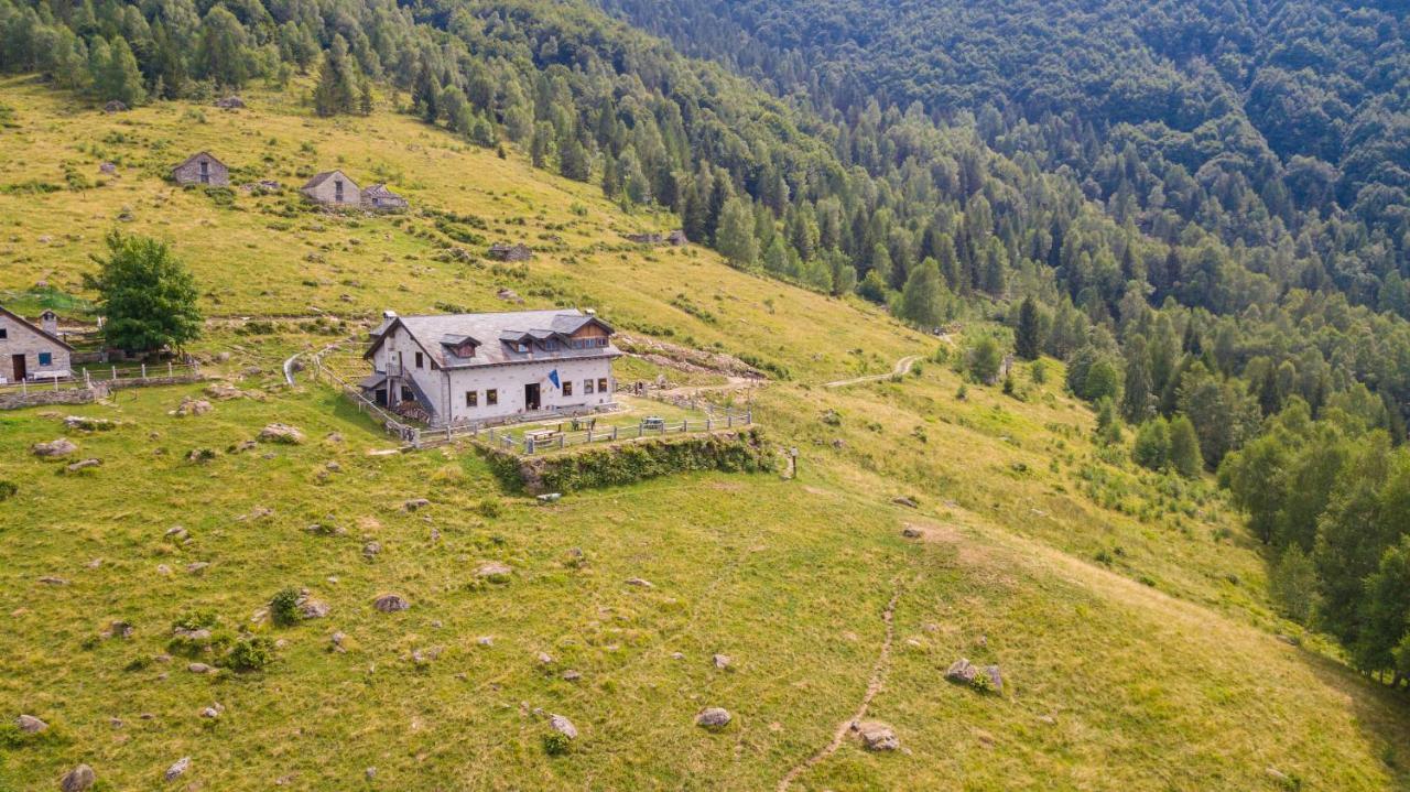Хостел Rifugio Parpinasca Trontano Экстерьер фото