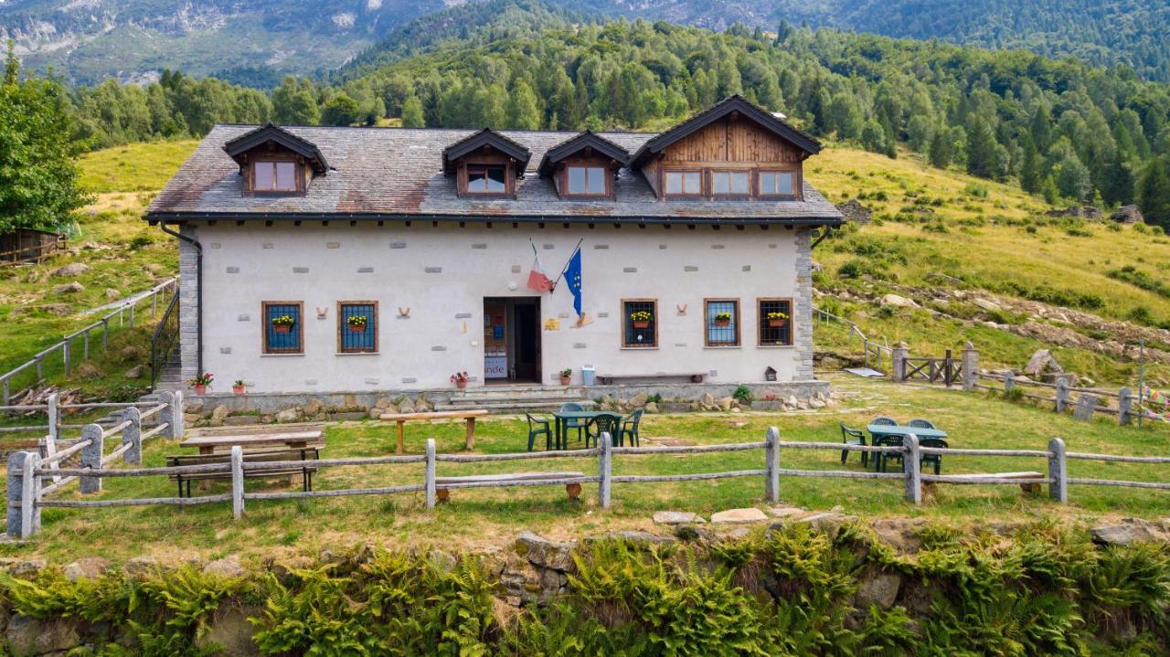 Хостел Rifugio Parpinasca Trontano Экстерьер фото